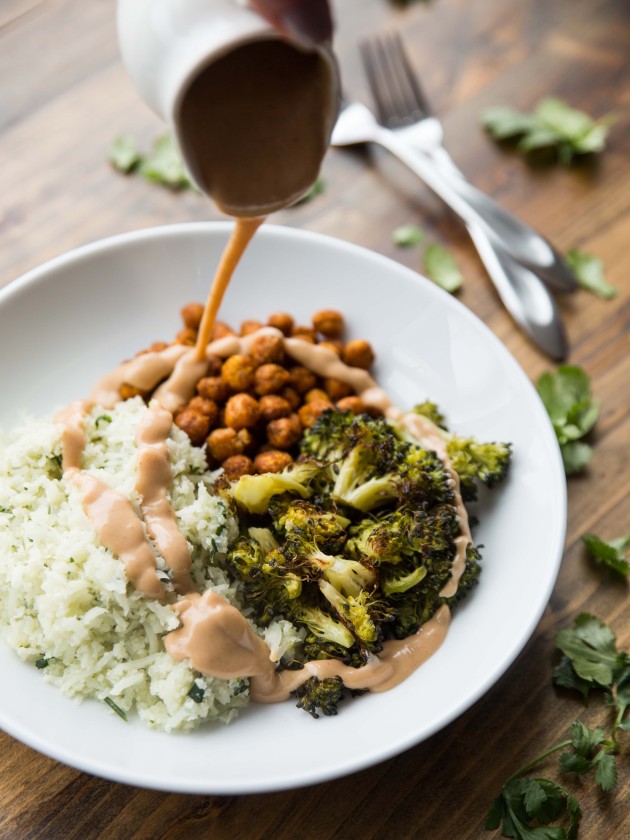 Power Lunch Bowls with Roasted Broccoli and Sriracha Peanut Drizzle #vegan #glutenfree #grainfree