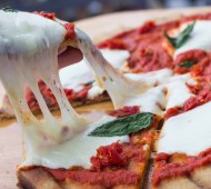 How To Grill Pizza // @veggiebeastblog