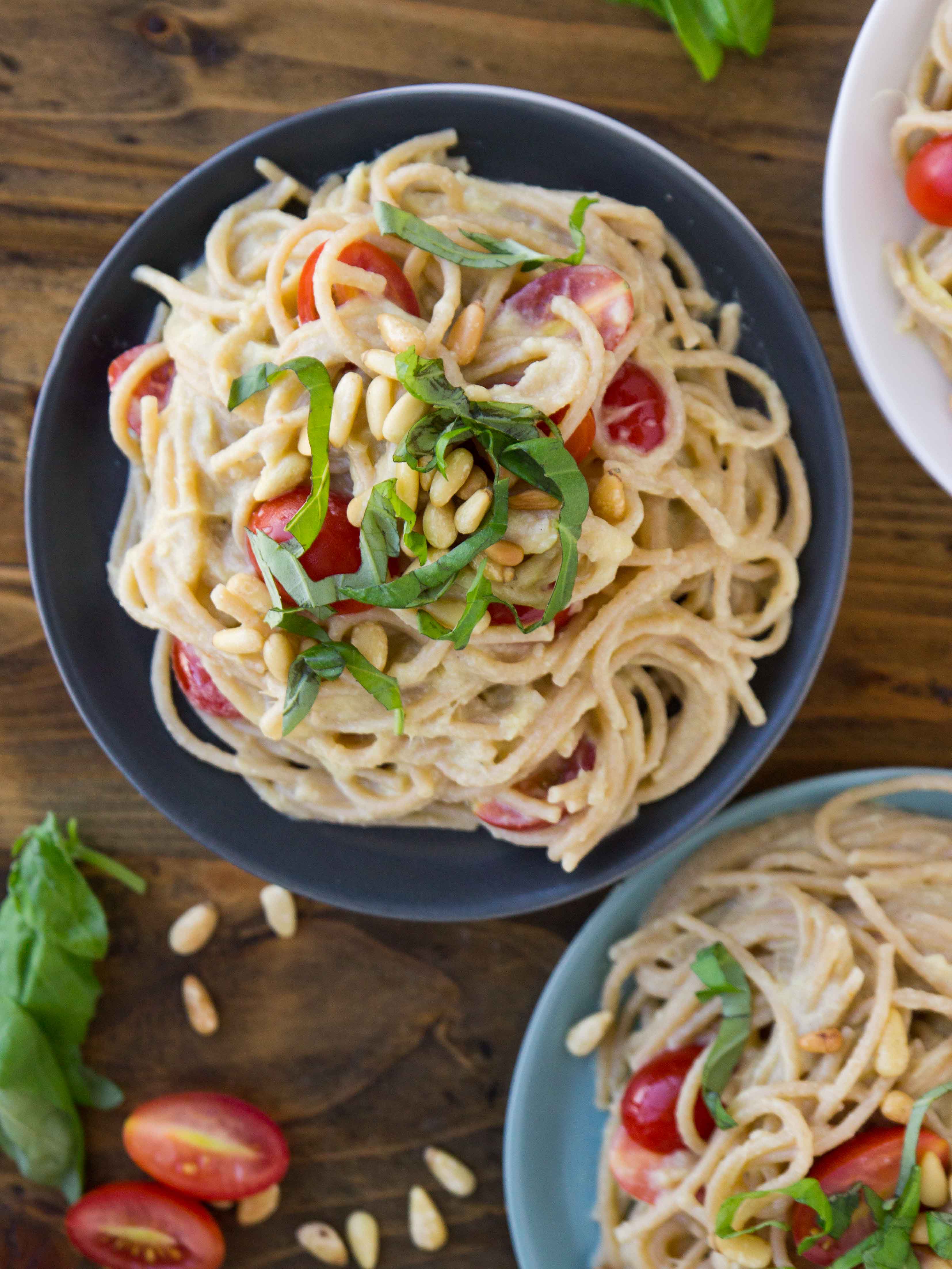 Creamy Lemon Artichoke Pasta - an easy, flavor-packed #vegan pasta that can be whipped up in 15 minutes!
